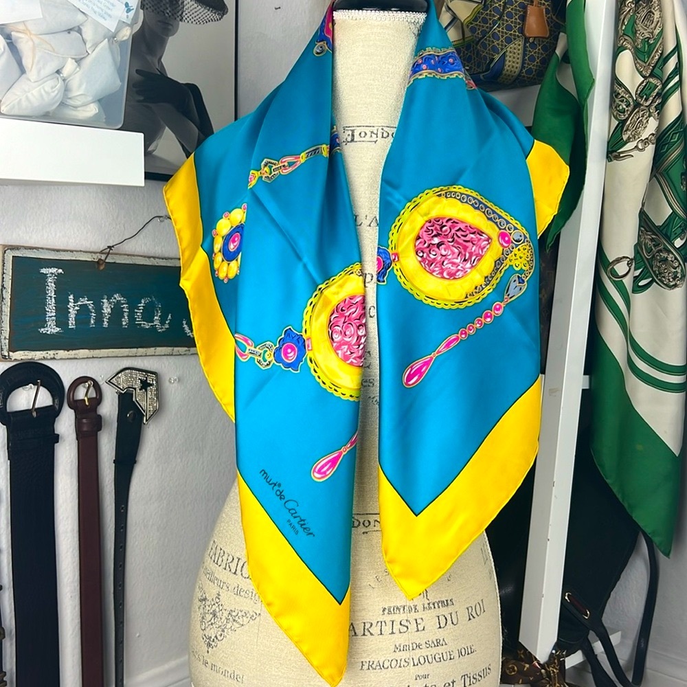 CARTIER must de Cartier 100% Silk Scarf 34” x 34” yellow blue jewelry print